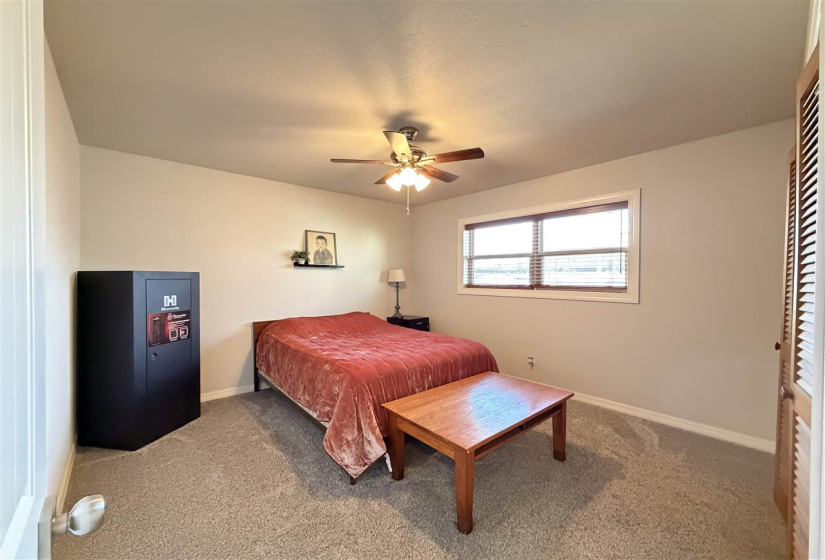 3 Bedrooms Bedrooms, 0 ,2 BathroomsBathrooms,Residential,Single Family,6th,1,133731