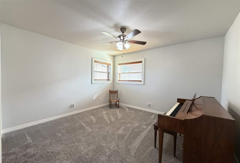 3 Bedrooms Bedrooms, 0 ,2 BathroomsBathrooms,Residential,Single Family,6th,1,133731