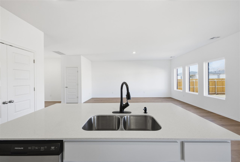 4 Bedrooms Bedrooms, 0 ,2 BathroomsBathrooms,Residential,Single Family,30th,2,133732