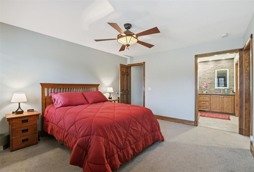 3 Bedrooms Bedrooms, 0 ,2 BathroomsBathrooms,Residential,Single Family,Stoney Crk,1,133734