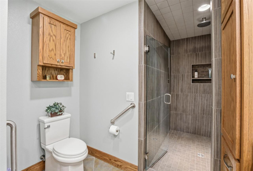 3 Bedrooms Bedrooms, 0 ,2 BathroomsBathrooms,Residential,Single Family,Stoney Crk,1,133734