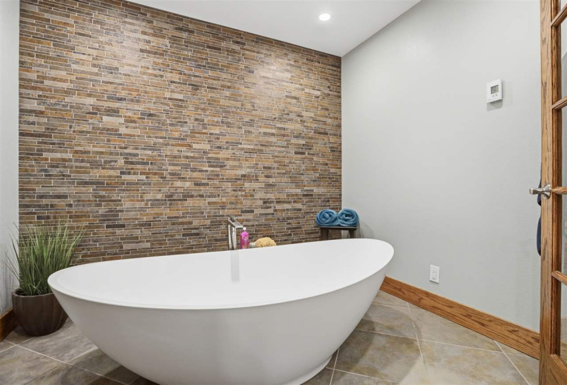 3 Bedrooms Bedrooms, 0 ,2 BathroomsBathrooms,Residential,Single Family,Stoney Crk,1,133734