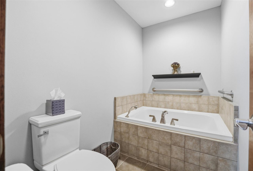 3 Bedrooms Bedrooms, 0 ,2 BathroomsBathrooms,Residential,Single Family,Stoney Crk,1,133734