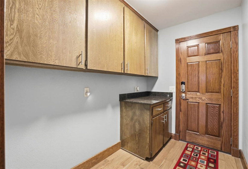 3 Bedrooms Bedrooms, 0 ,2 BathroomsBathrooms,Residential,Single Family,Stoney Crk,1,133734