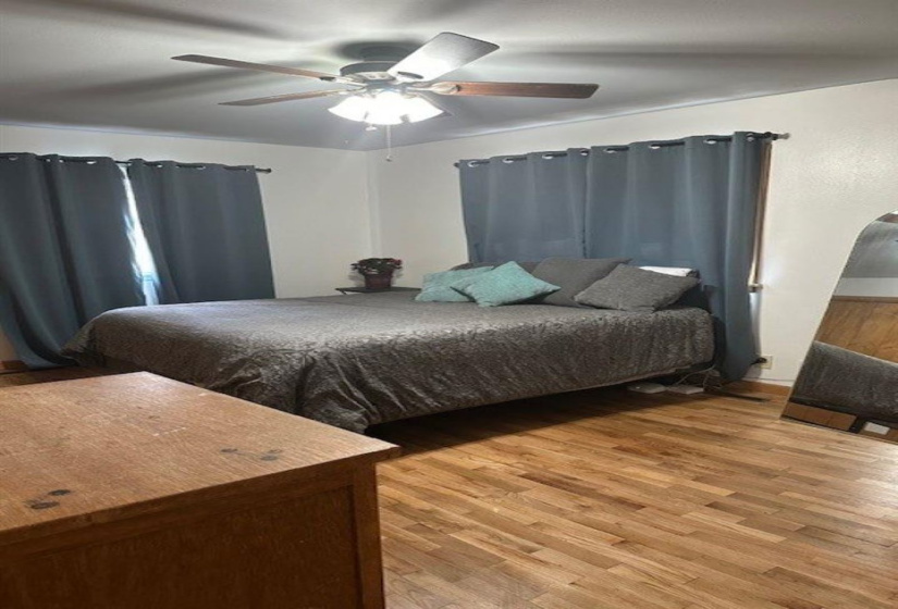 3 Bedrooms Bedrooms, 0 ,2 BathroomsBathrooms,Residential,Single Family,9th,1,133736