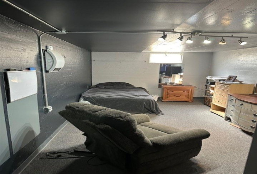 3 Bedrooms Bedrooms, 0 ,2 BathroomsBathrooms,Residential,Single Family,9th,1,133736