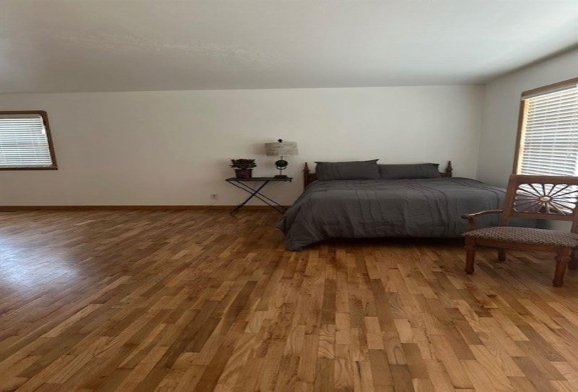 3 Bedrooms Bedrooms, 0 ,2 BathroomsBathrooms,Residential,Single Family,9th,1,133736