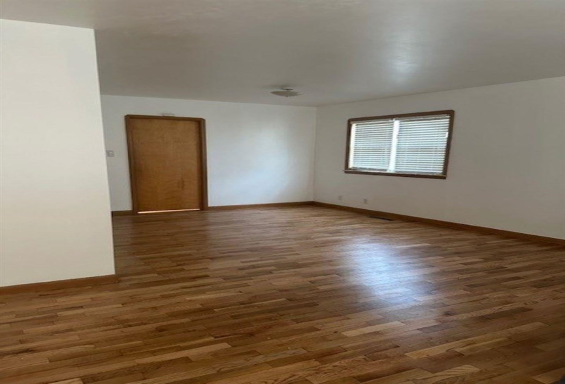 3 Bedrooms Bedrooms, 0 ,2 BathroomsBathrooms,Residential,Single Family,9th,1,133736