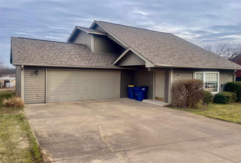 3 Bedrooms Bedrooms, 0 ,2 BathroomsBathrooms,Residential,Single Family,Wedgewood,1.5,133737