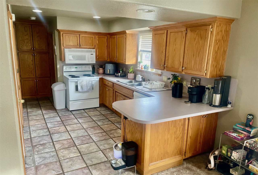 3 Bedrooms Bedrooms, 0 ,2 BathroomsBathrooms,Residential,Single Family,Wedgewood,1.5,133737