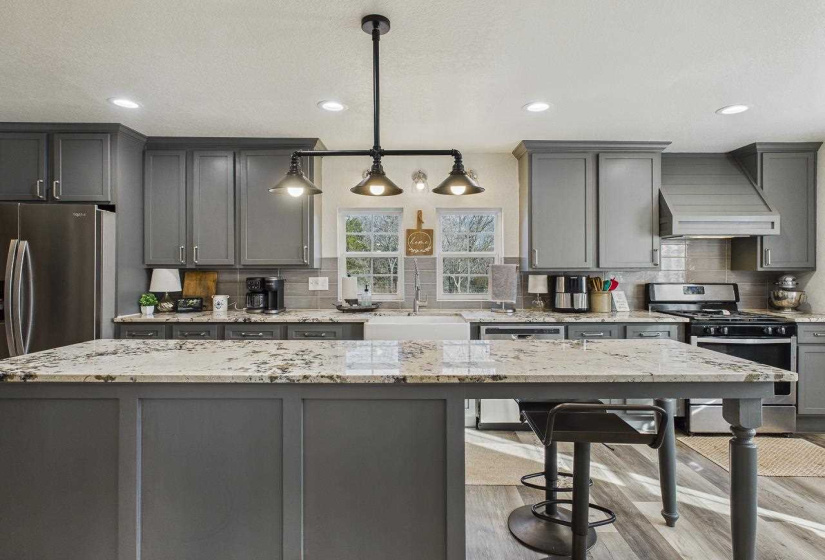 4 Bedrooms Bedrooms, 0 ,2 BathroomsBathrooms,Residential,Single Family,Lakeview,1,133741