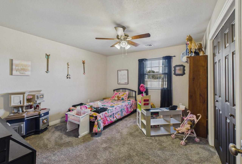 4 Bedrooms Bedrooms, 0 ,2 BathroomsBathrooms,Residential,Single Family,Lakeview,1,133741