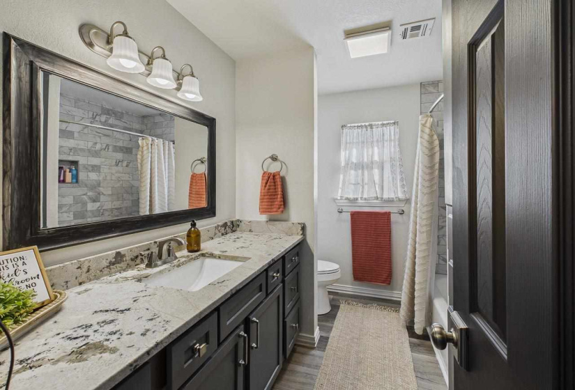 4 Bedrooms Bedrooms, 0 ,2 BathroomsBathrooms,Residential,Single Family,Lakeview,1,133741