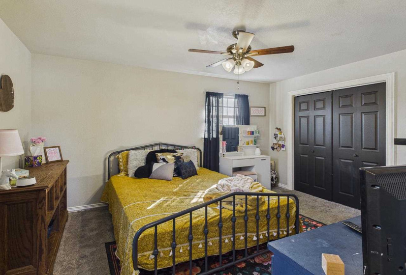 4 Bedrooms Bedrooms, 0 ,2 BathroomsBathrooms,Residential,Single Family,Lakeview,1,133741