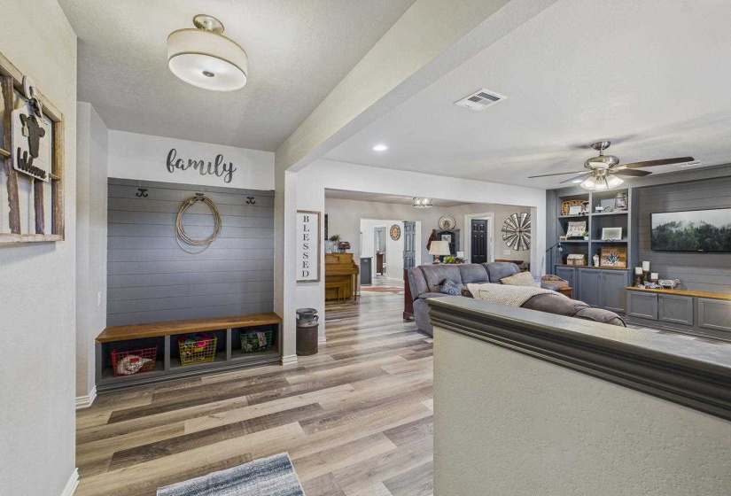 4 Bedrooms Bedrooms, 0 ,2 BathroomsBathrooms,Residential,Single Family,Lakeview,1,133741