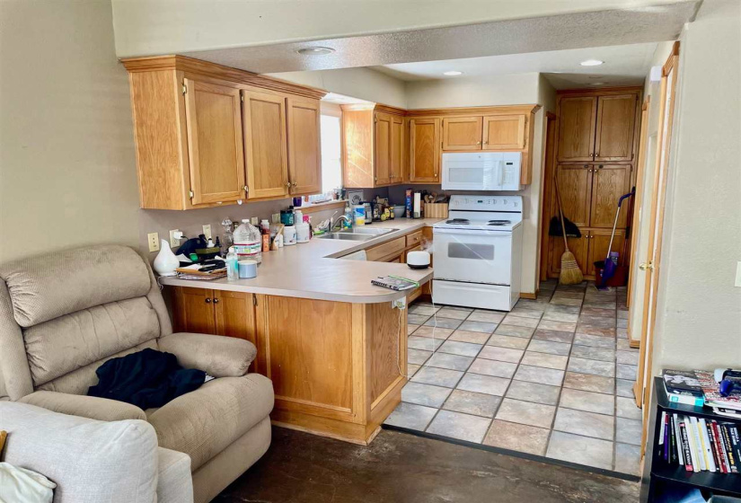 3 Bedrooms Bedrooms, 0 ,2 BathroomsBathrooms,Residential,Single Family,Wedgewood,1.5,133743