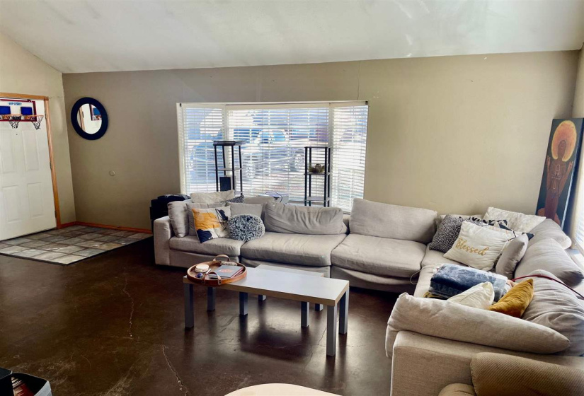 3 Bedrooms Bedrooms, 0 ,2 BathroomsBathrooms,Residential,Single Family,Wedgewood,1.5,133743