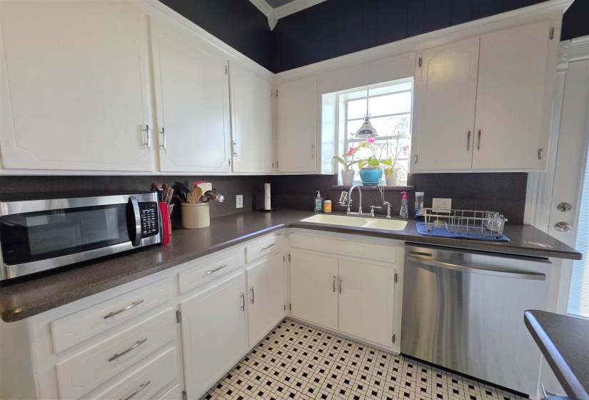 2 Bedrooms Bedrooms, 0 ,1 BathroomBathrooms,Residential,Single Family,Ivanhoe,1,133746