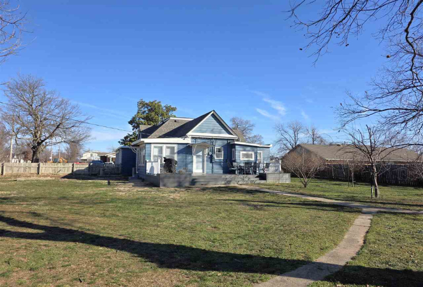 2 Bedrooms Bedrooms, 0 ,1 BathroomBathrooms,Residential,Single Family,Ivanhoe,1,133746