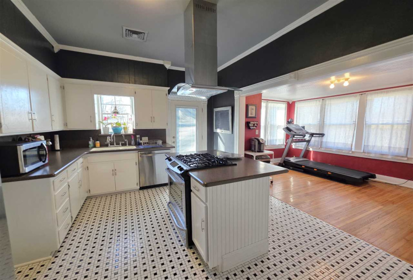 2 Bedrooms Bedrooms, 0 ,1 BathroomBathrooms,Residential,Single Family,Ivanhoe,1,133746