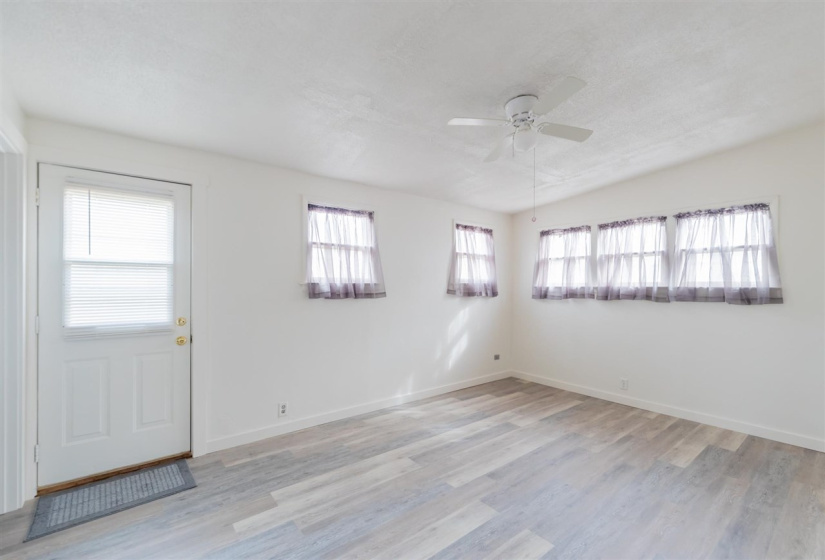 4 Bedrooms Bedrooms, 0 ,2 BathroomsBathrooms,Residential,Single Family,Marshall,1,133748