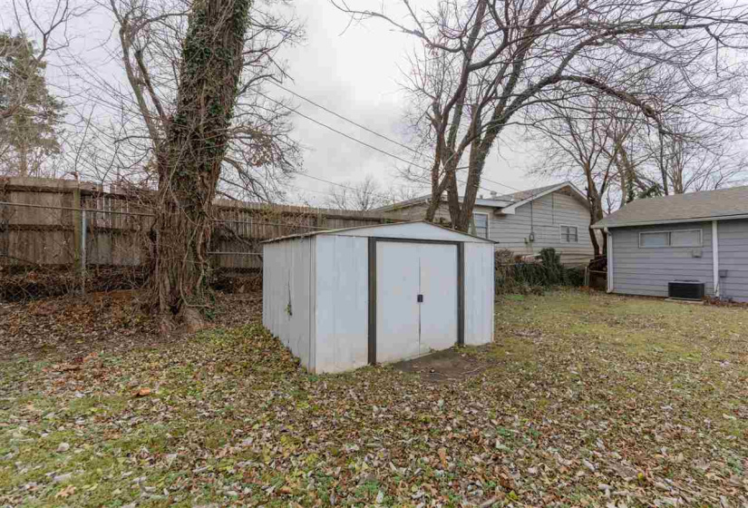 4 Bedrooms Bedrooms, 0 ,2 BathroomsBathrooms,Residential,Single Family,Marshall,1,133748