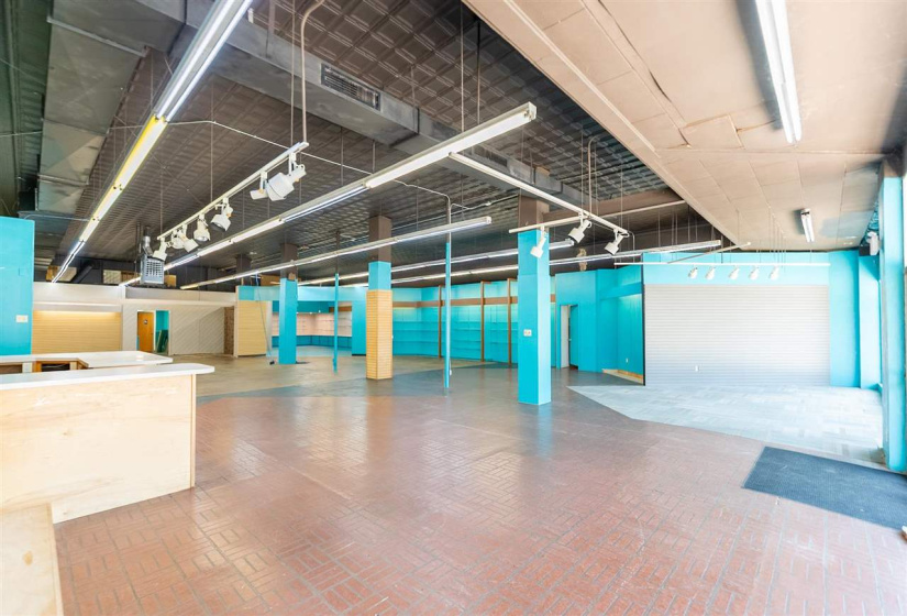 0 ,3 BathroomsBathrooms,Commercial/industrial,Commercial,Main,2,133759