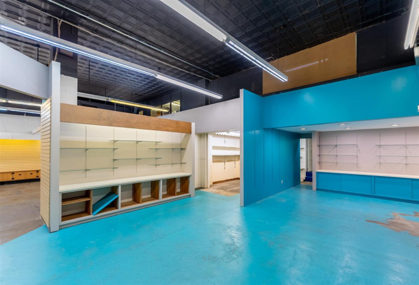 0 ,3 BathroomsBathrooms,Commercial/industrial,Commercial,Main,2,133759