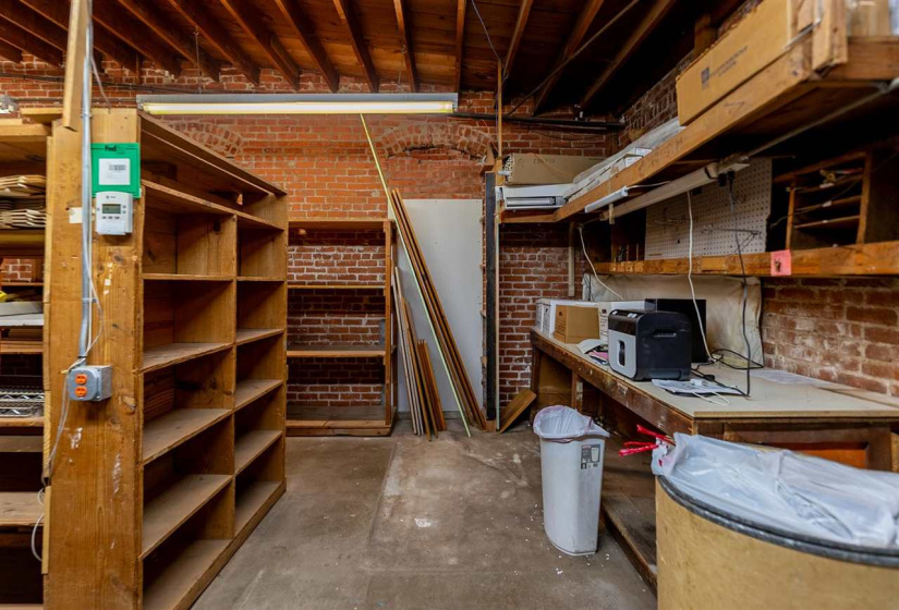 0 ,3 BathroomsBathrooms,Commercial/industrial,Commercial,Main,2,133759