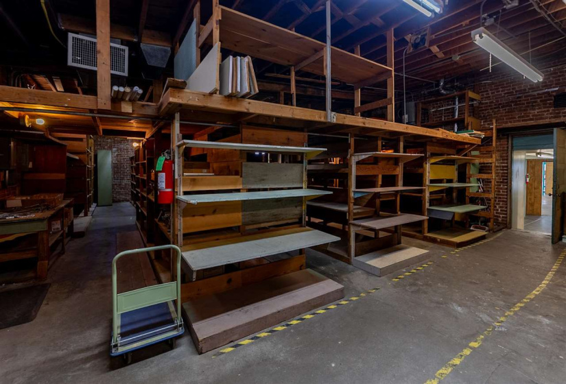 0 ,3 BathroomsBathrooms,Commercial/industrial,Commercial,Main,2,133759