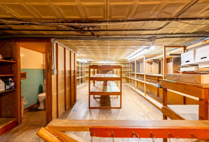 0 ,3 BathroomsBathrooms,Commercial/industrial,Commercial,Main,2,133759