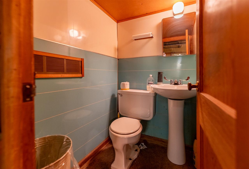0 ,3 BathroomsBathrooms,Commercial/industrial,Commercial,Main,2,133759