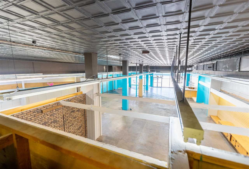 0 ,3 BathroomsBathrooms,Commercial/industrial,Commercial,Main,2,133759