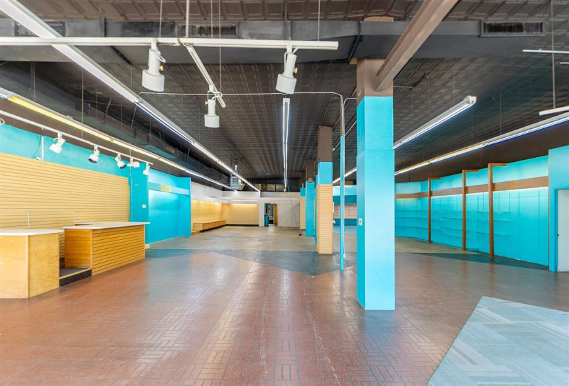 0 ,3 BathroomsBathrooms,Commercial/industrial,Commercial,Main,2,133759