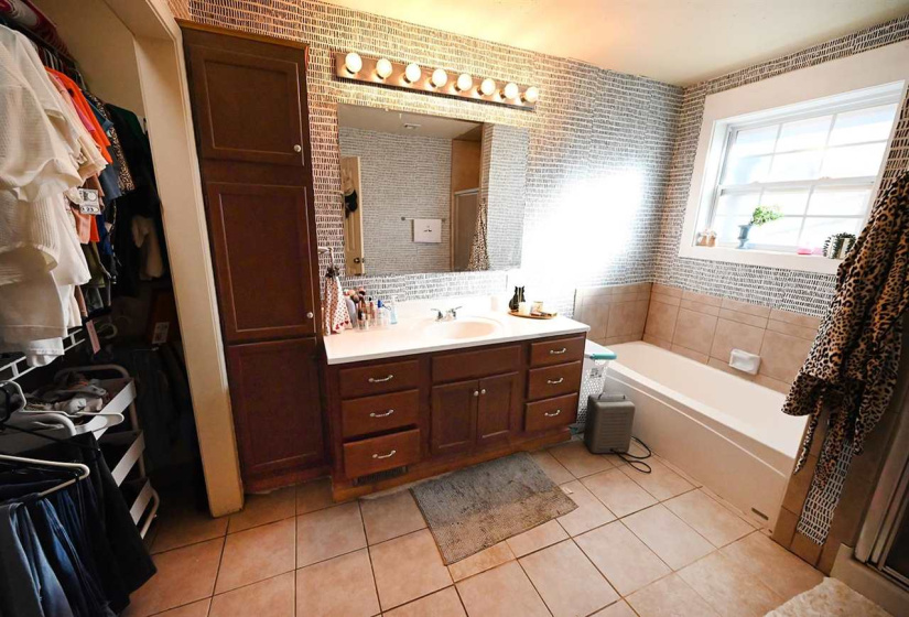 3 Bedrooms Bedrooms, 0 ,2 BathroomsBathrooms,Residential,Single Family,Admiral,1,133754