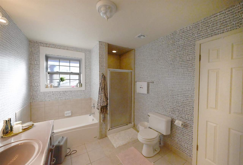 3 Bedrooms Bedrooms, 0 ,2 BathroomsBathrooms,Residential,Single Family,Admiral,1,133754