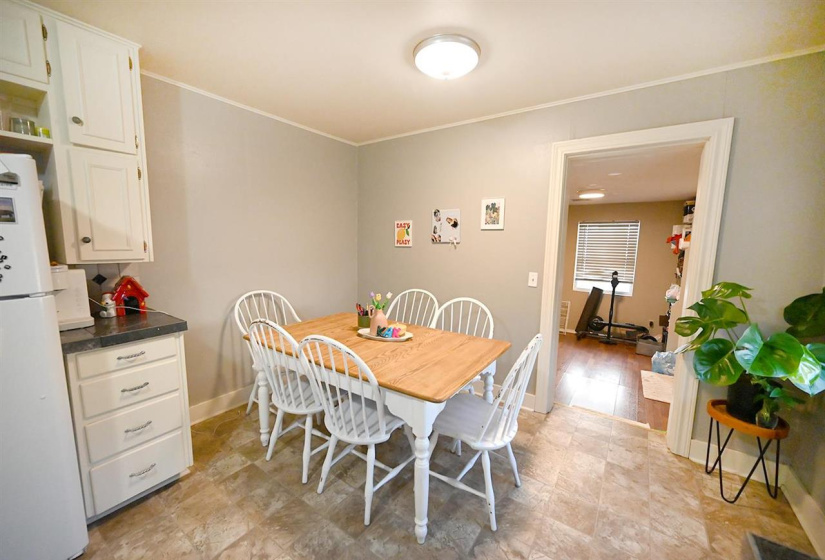 3 Bedrooms Bedrooms, 0 ,2 BathroomsBathrooms,Residential,Single Family,Admiral,1,133754