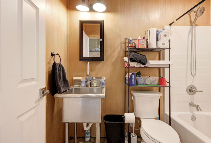 6 Bedrooms Bedrooms, 0 ,5 BathroomsBathrooms,Residential,Single Family,Aspen,2,133762