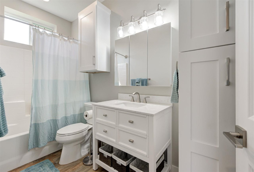 6 Bedrooms Bedrooms, 0 ,5 BathroomsBathrooms,Residential,Single Family,Aspen,2,133762