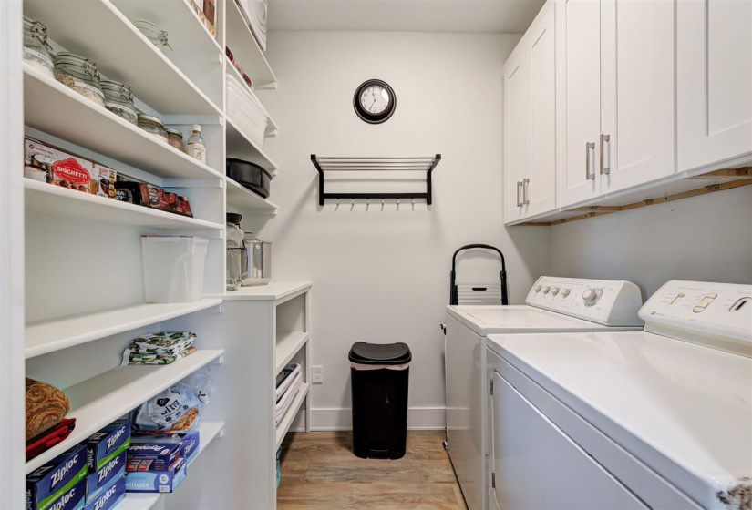 6 Bedrooms Bedrooms, 0 ,5 BathroomsBathrooms,Residential,Single Family,Aspen,2,133762