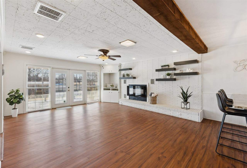 3 Bedrooms Bedrooms, 0 ,2 BathroomsBathrooms,Residential,Single Family,8th,1,133701