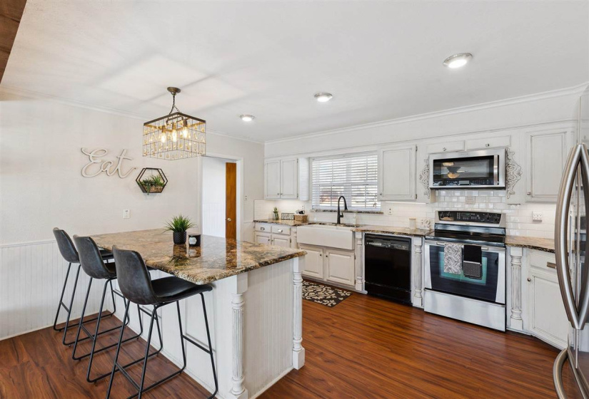 3 Bedrooms Bedrooms, 0 ,2 BathroomsBathrooms,Residential,Single Family,8th,1,133701