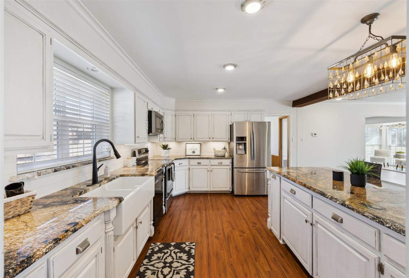 3 Bedrooms Bedrooms, 0 ,2 BathroomsBathrooms,Residential,Single Family,8th,1,133701