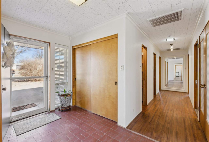 3 Bedrooms Bedrooms, 0 ,2 BathroomsBathrooms,Residential,Single Family,8th,1,133701