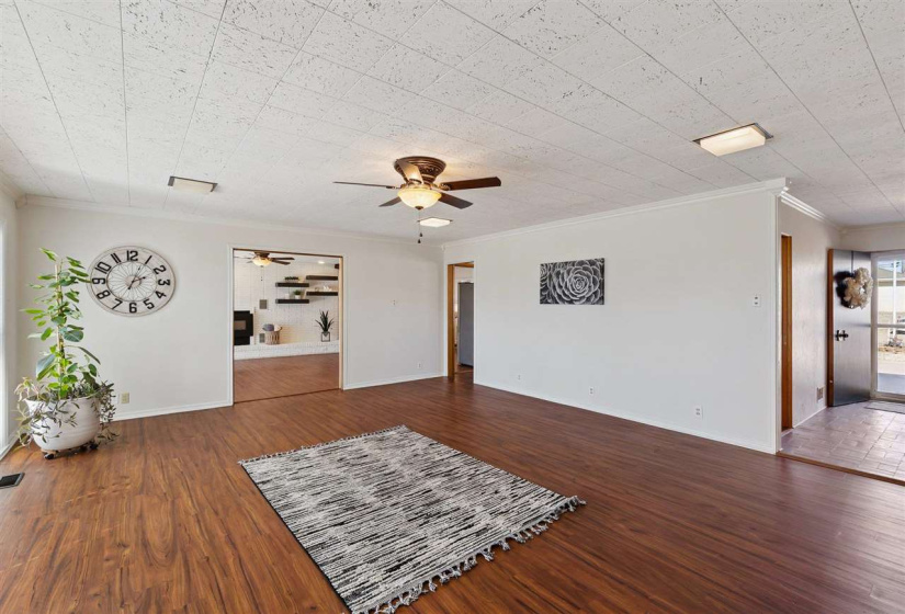 3 Bedrooms Bedrooms, 0 ,2 BathroomsBathrooms,Residential,Single Family,8th,1,133701