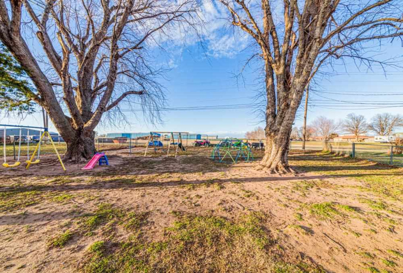 3 Bedrooms Bedrooms, 0 ,1 BathroomBathrooms,Residential,Single Family,Mill,1,133768