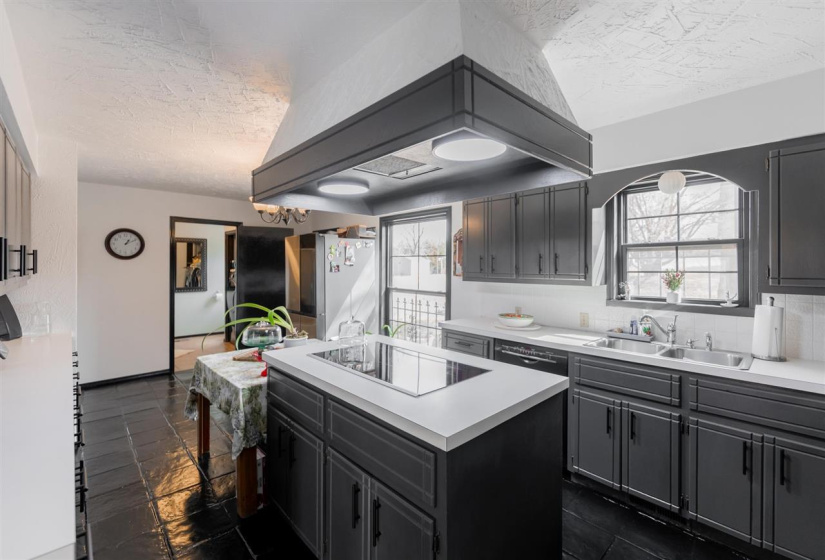 4 Bedrooms Bedrooms, 0 ,3 BathroomsBathrooms,Residential,Single Family,Yellow Brick,2,133791