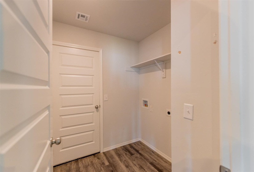 3 Bedrooms Bedrooms, 0 ,2 BathroomsBathrooms,Residential,Single Family,31st,1,133793