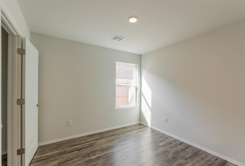 3 Bedrooms Bedrooms, 0 ,2 BathroomsBathrooms,Residential,Single Family,31st,1,133793