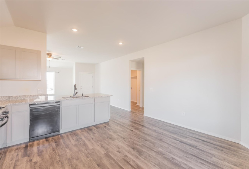 3 Bedrooms Bedrooms, 0 ,2 BathroomsBathrooms,Residential,Single Family,31st,1,133793